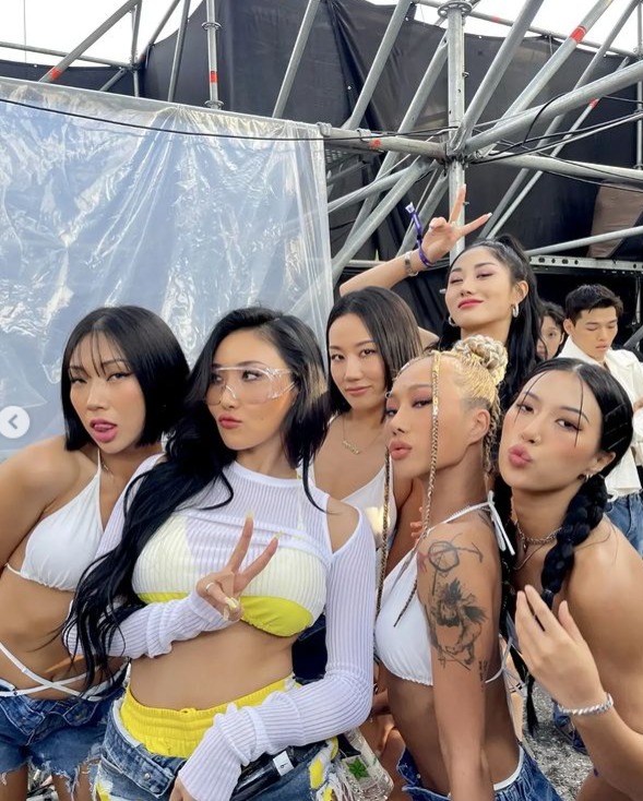 hwasa instagram