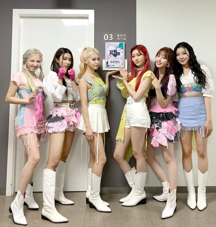 MOMOLAND