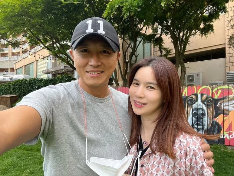 Jin Tae-hyun Park Si-eun