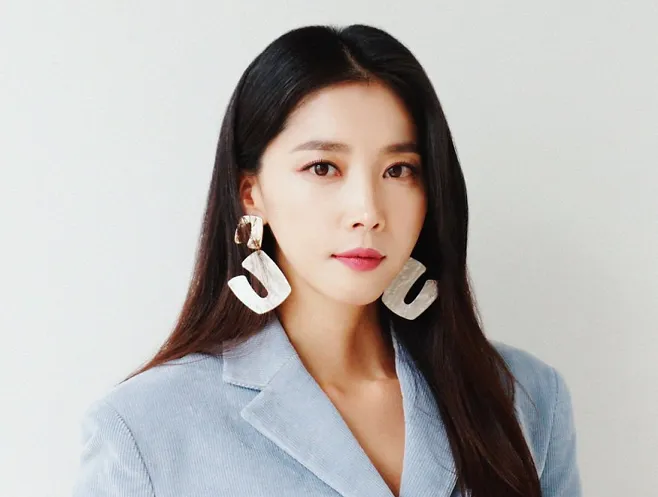 Oh Yoon-ah thumbnail