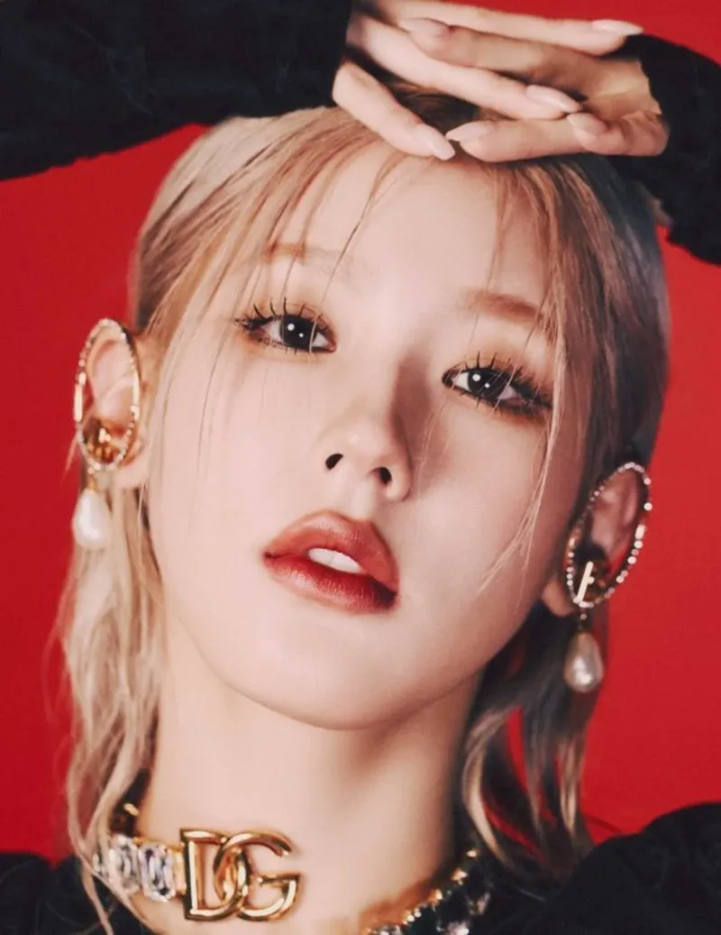 (g)i-dle miyeon allure
