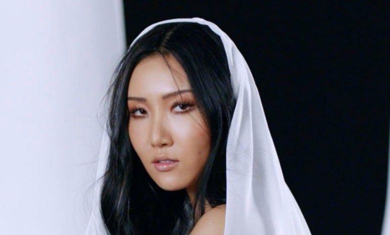 hwasa thumbnail