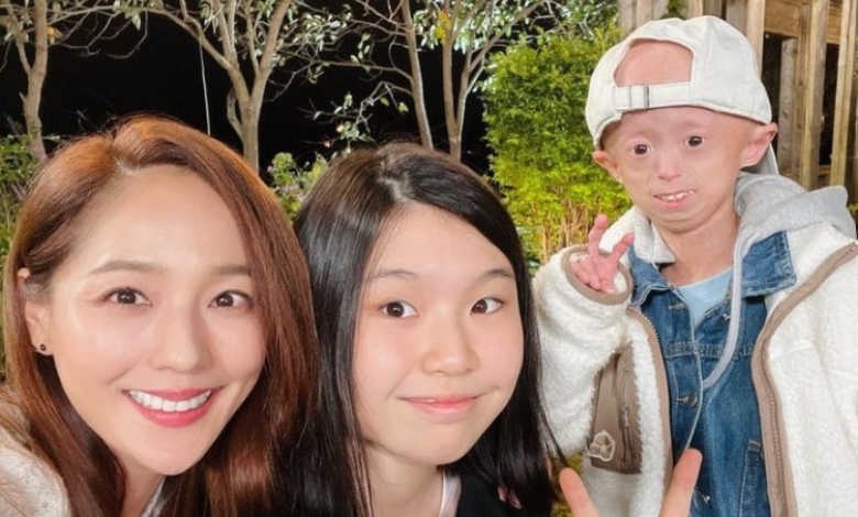 Eugene Hong Won Ki fam thumbnail