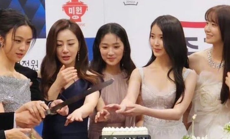 blue dragon film awards thumbnail