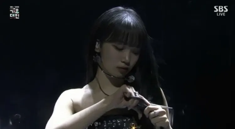 le sserafim chaewon sbs gayo daejun