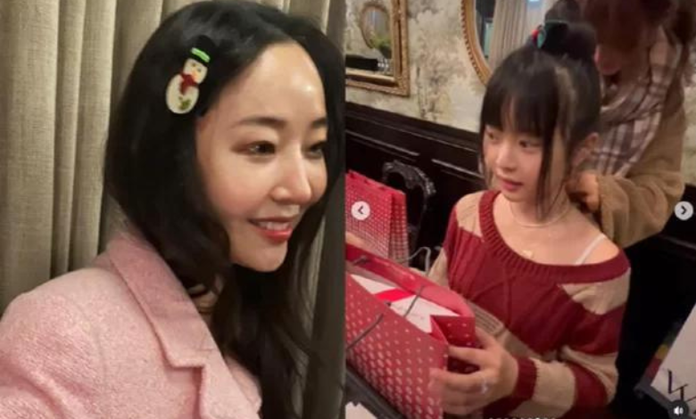 Min Hee Jin Newjeans thumbnail