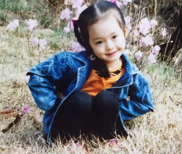 jeon so min past photo
