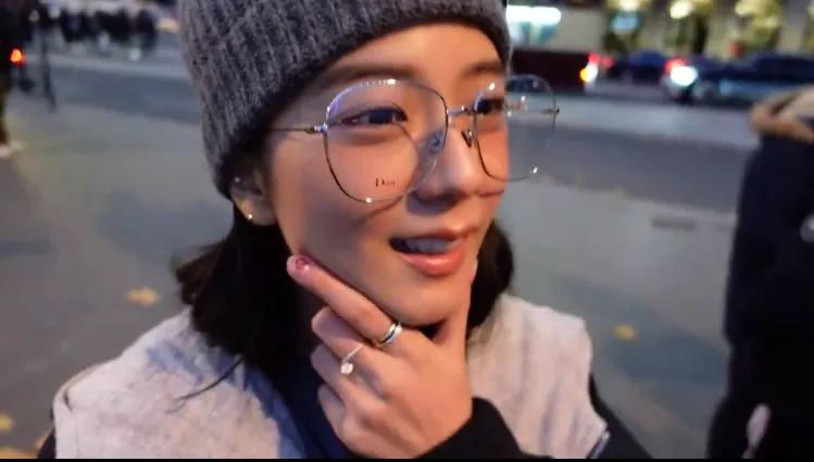 BlackPink jisoo youtube