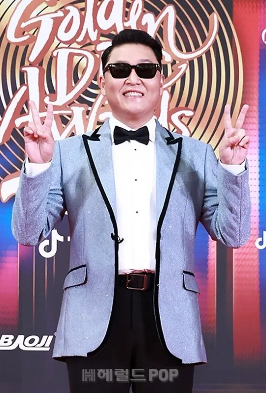 PSY Golden Disc Awards