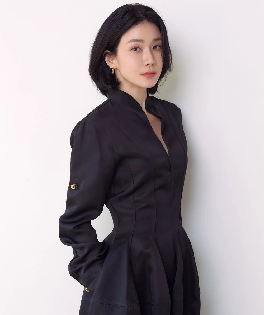 Lee Bo-young