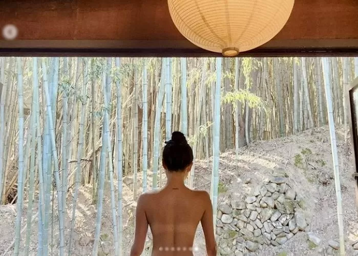 Hwasa instagram