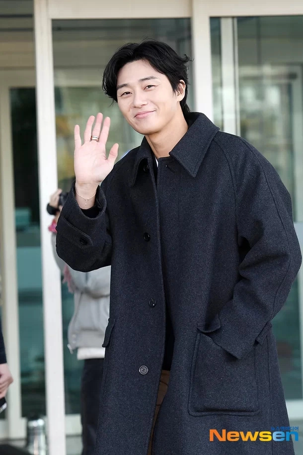 Park Seo Joon airport