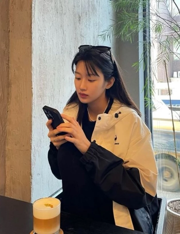 Moon-Ga-young