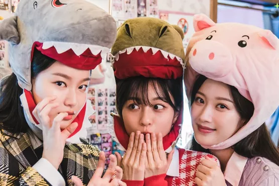 Park-Yuna-Kang-Mina-Moon-Ga-young