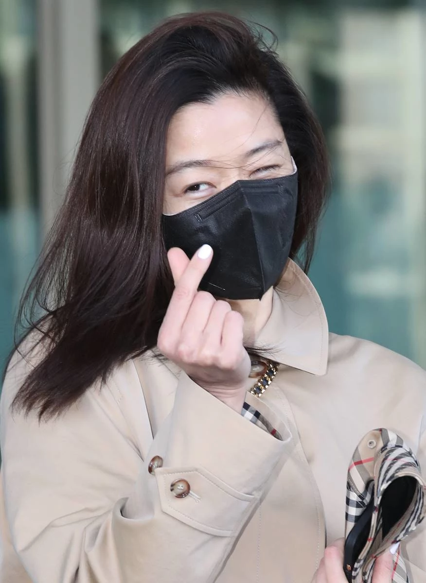 Jun-Ji-hyun-airplane