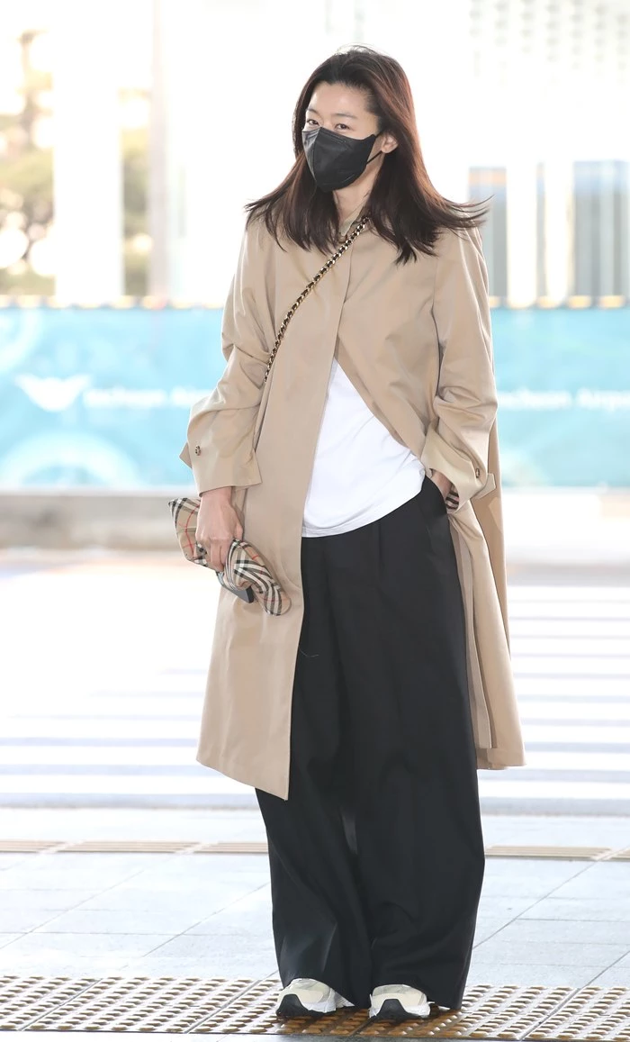 Jun Ji Hyun airport