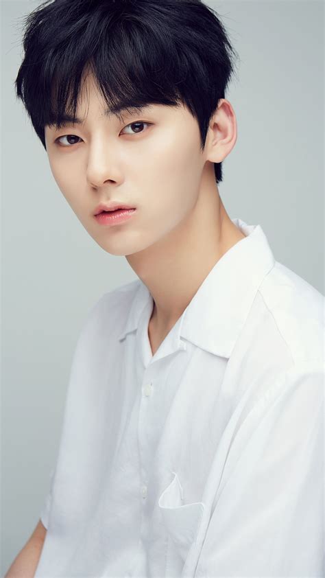hwang min hyun