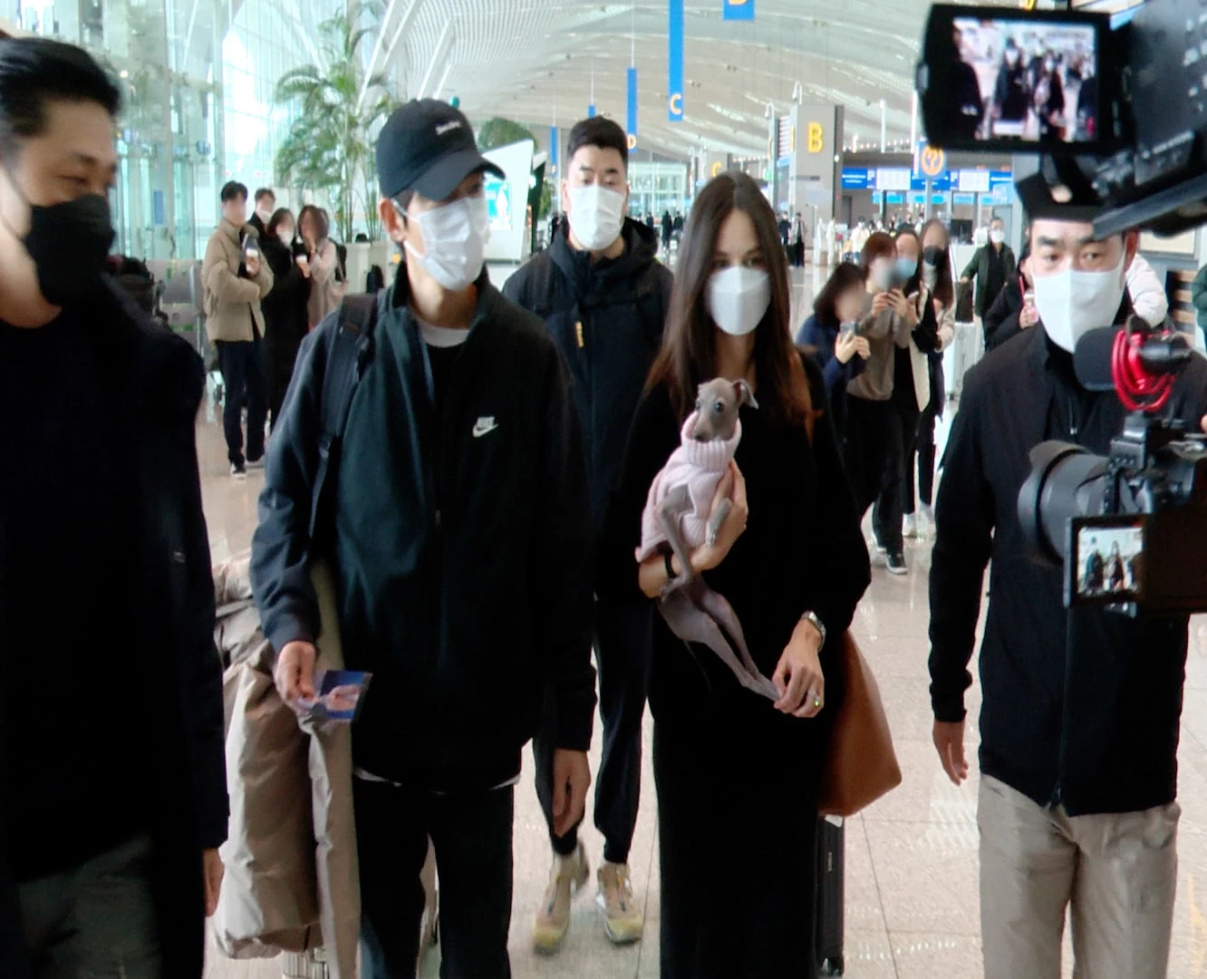 Song Joong-ki Katy airport