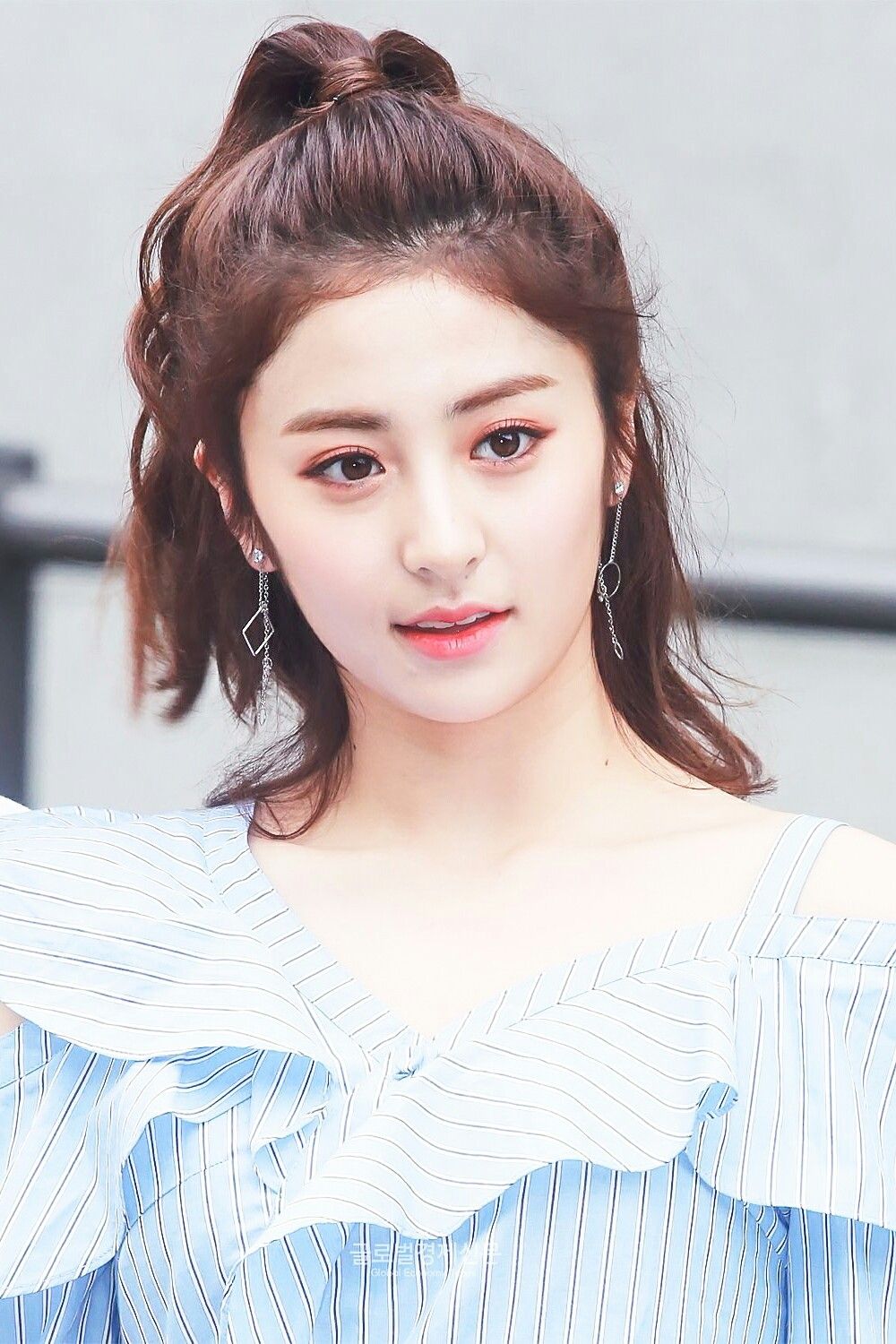 huh yunjin