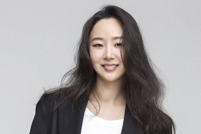 min hee jin