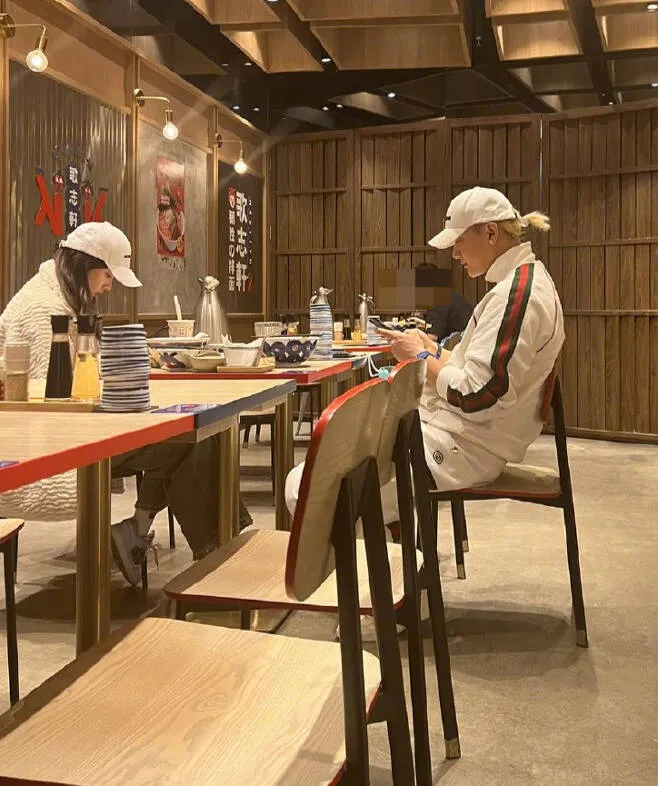 Huang Zi Tao Xu Yiyang