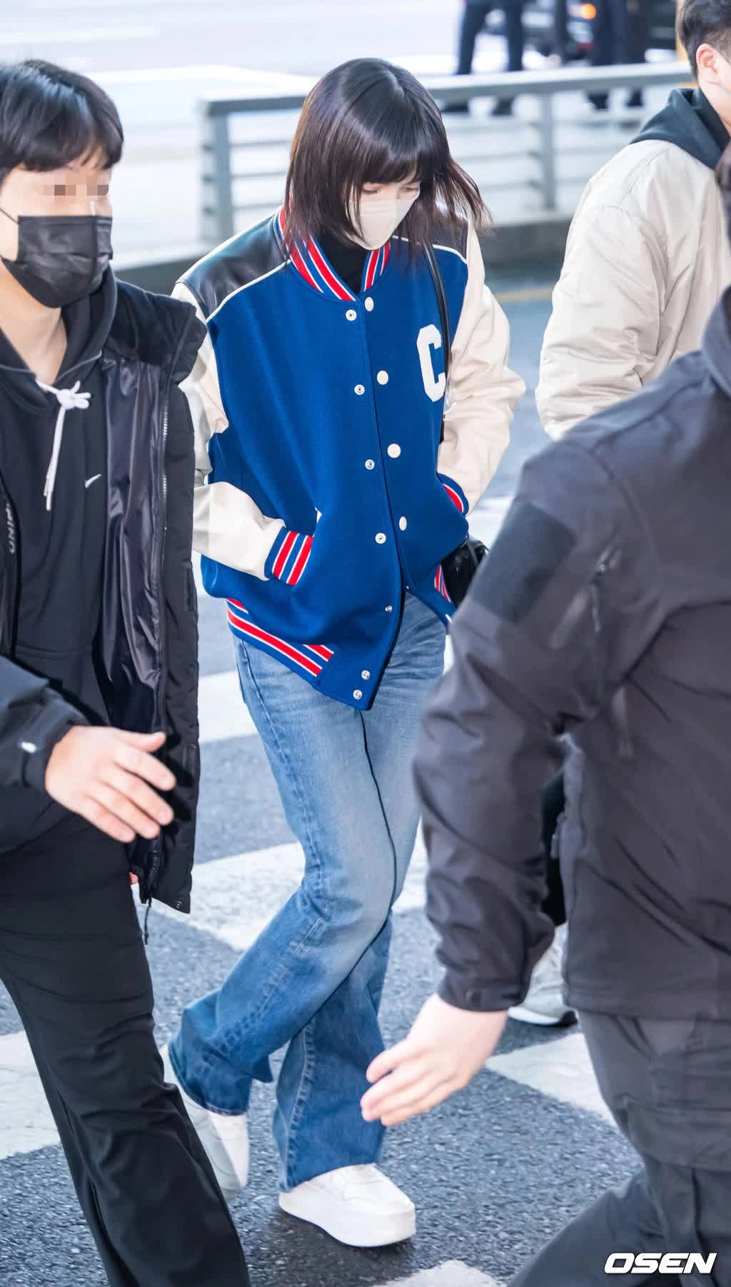 Blackpink Lisa airport
