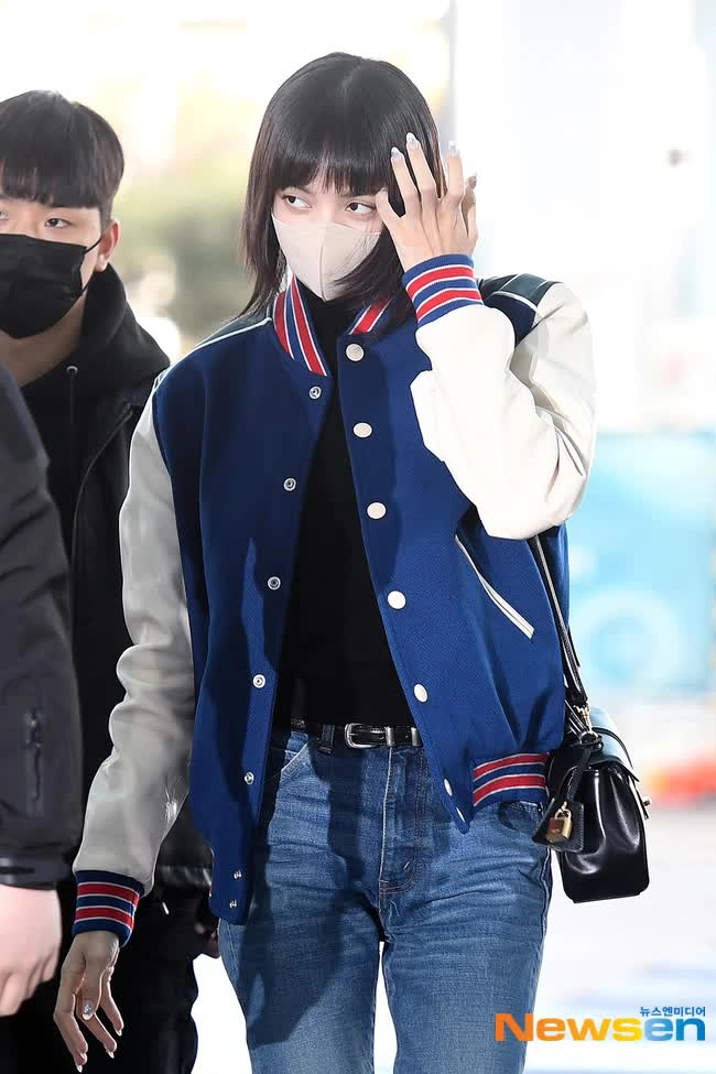 Blackpink Lisa airport