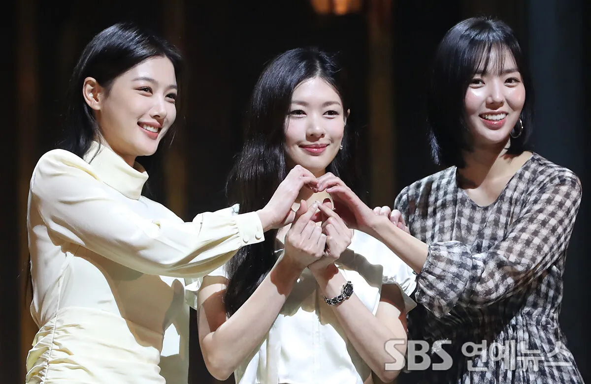 Kim Yoo-jung Jung So-min