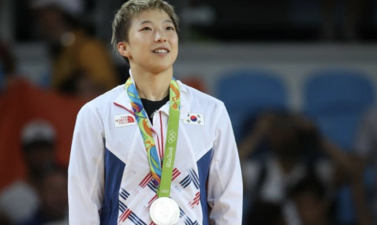 Physical 100 Jeong Bo Kyeong