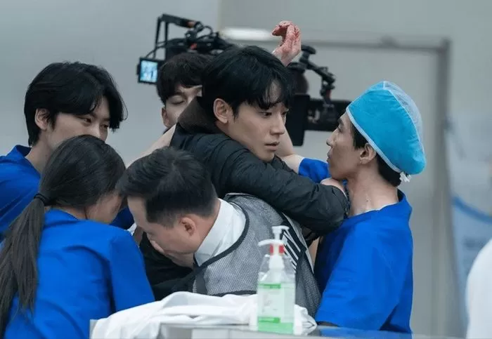 the glory behind the scene