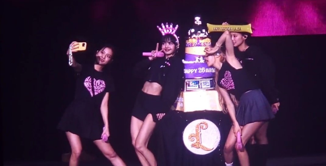 black pink thumbnail