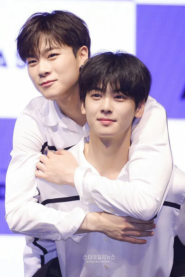 Cha Eun Woo and Moon Bin boast a close relationship 
