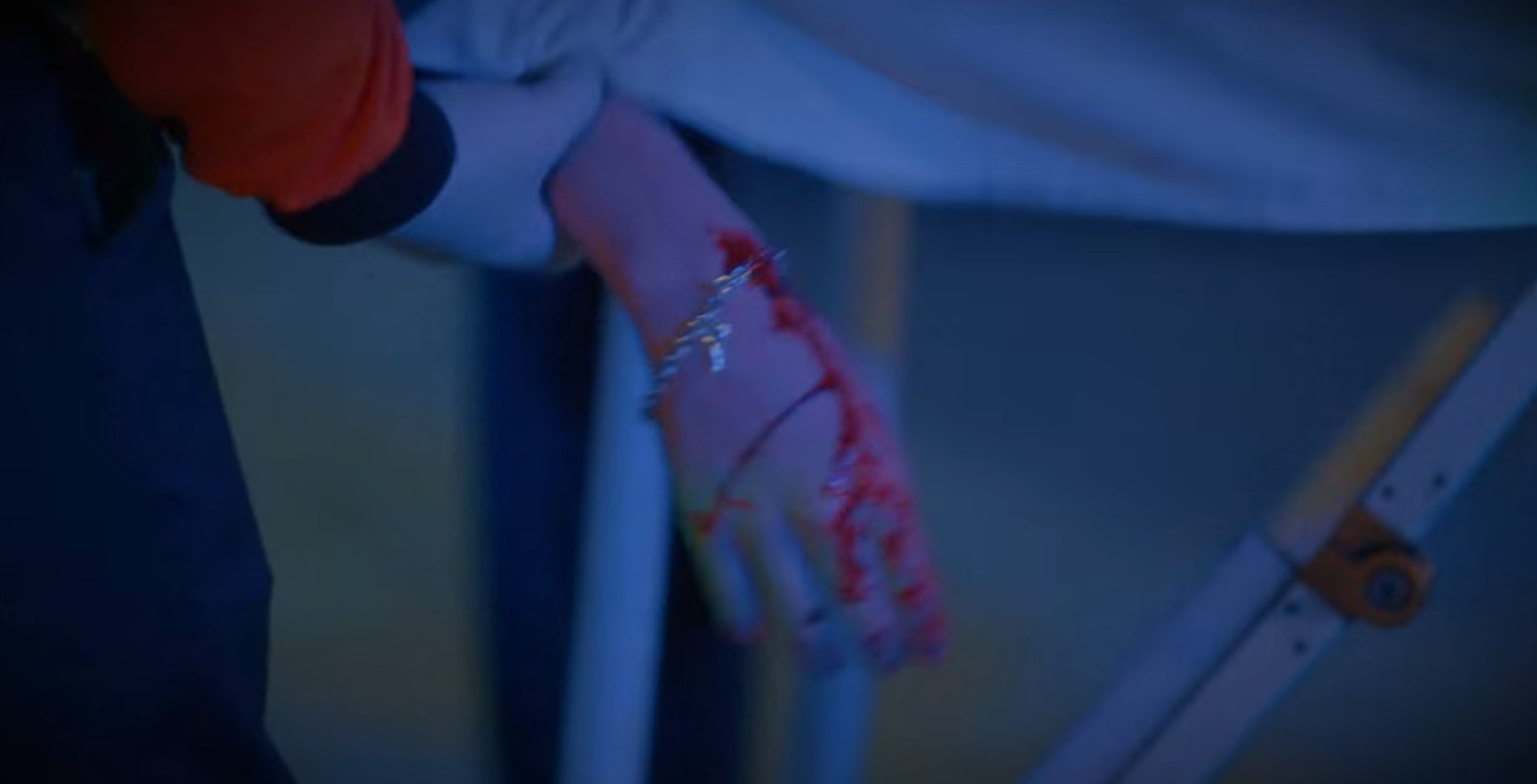 That was the reason the bond between Su Ho and Seo Joon was broken. Seo Joon despises Su Ho for being the reason that Se Yeon was not alive anymore, while Su Ho, himself, becomes cold and distant. 