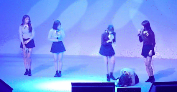 SinB-collapsed-onstage-mid-performance-thumbnail