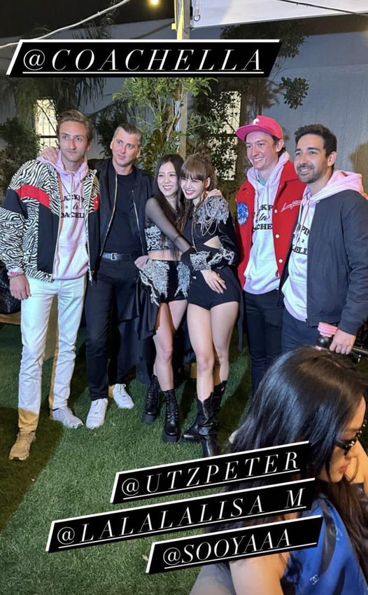 Lisa and Frédéric Arnault (in red) previously took a photo together