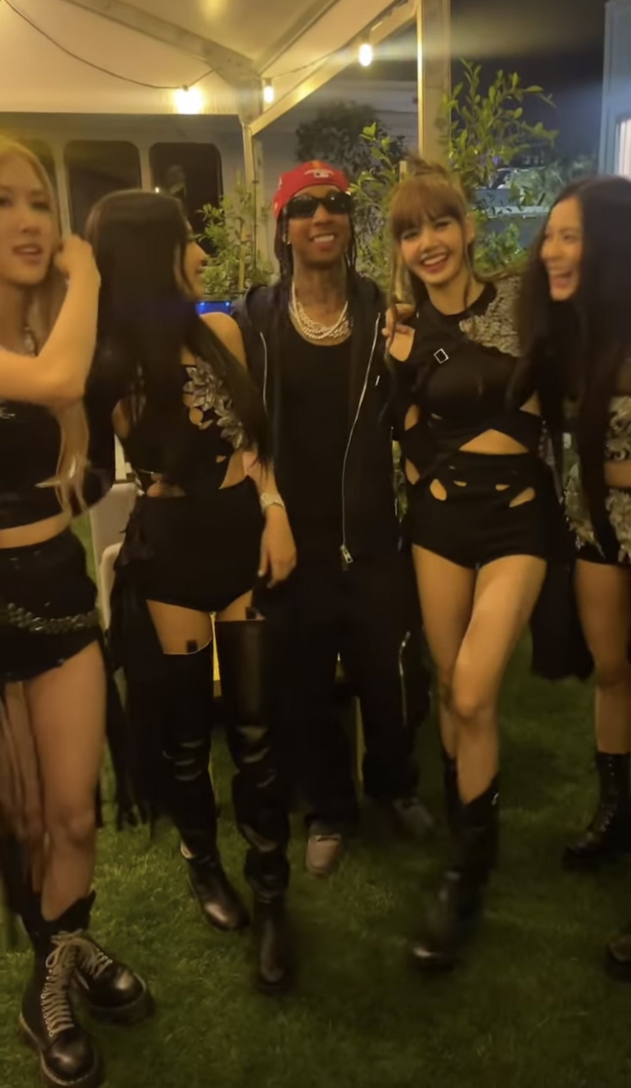 tyga-black-pink