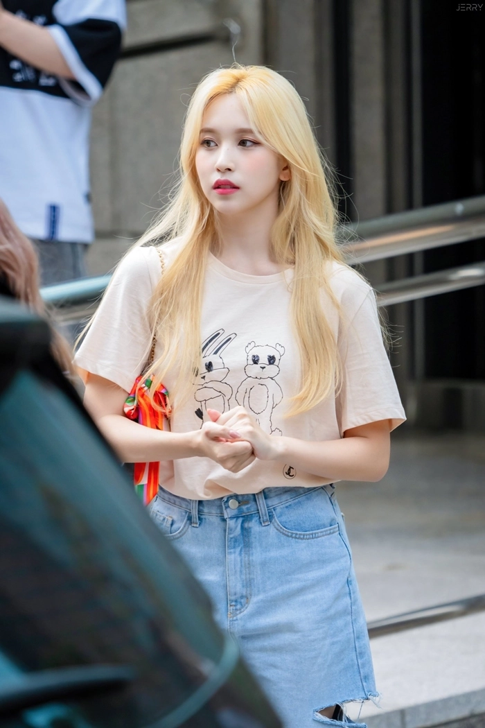 TWICE-Mina