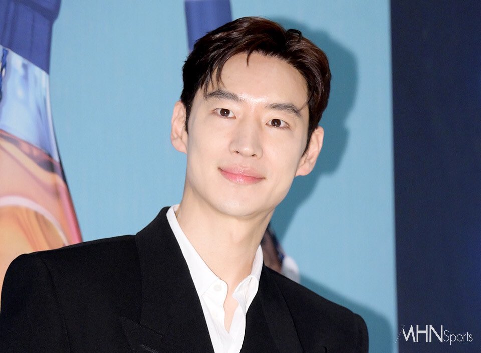 lee je hoon thumbnail