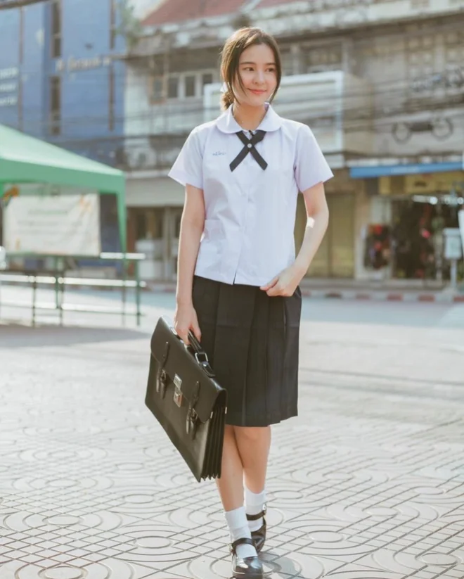 Aom Sushar