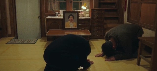 Audiences can’t help but cry at a scene of Ra Mi Ran and Lee Do Hyun.