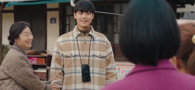 Kang Ho was able to walk again in episode 8 of "The Good Bad Mother". 