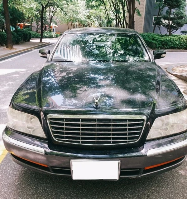 Kim-Hyun-joong-car