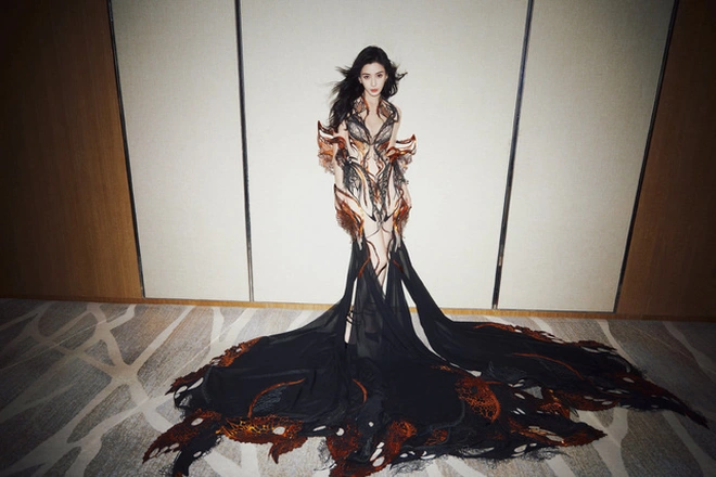 Angela Baby shows off her beauty in a provocative outfit with butterfly-inspired details