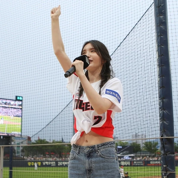Park Seo Joon Rumored Girlfriend-YouTuber Xooos