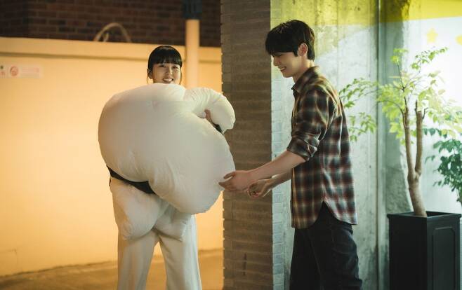 Kim So-hyun Hwang Min-hyun 