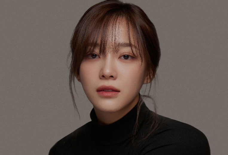 Kim Se-jeong-thumbnail