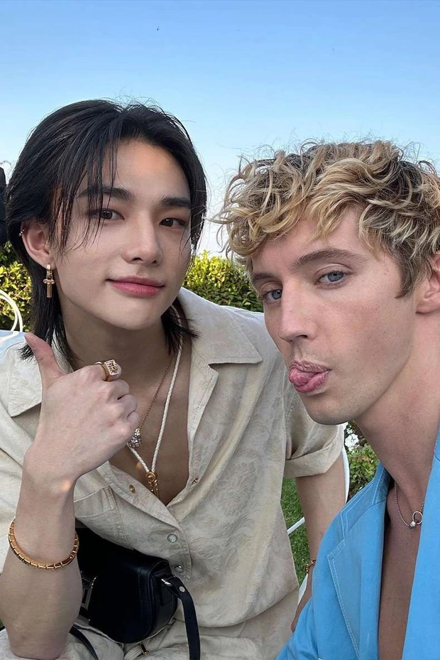 Troye Sivan hyunjin