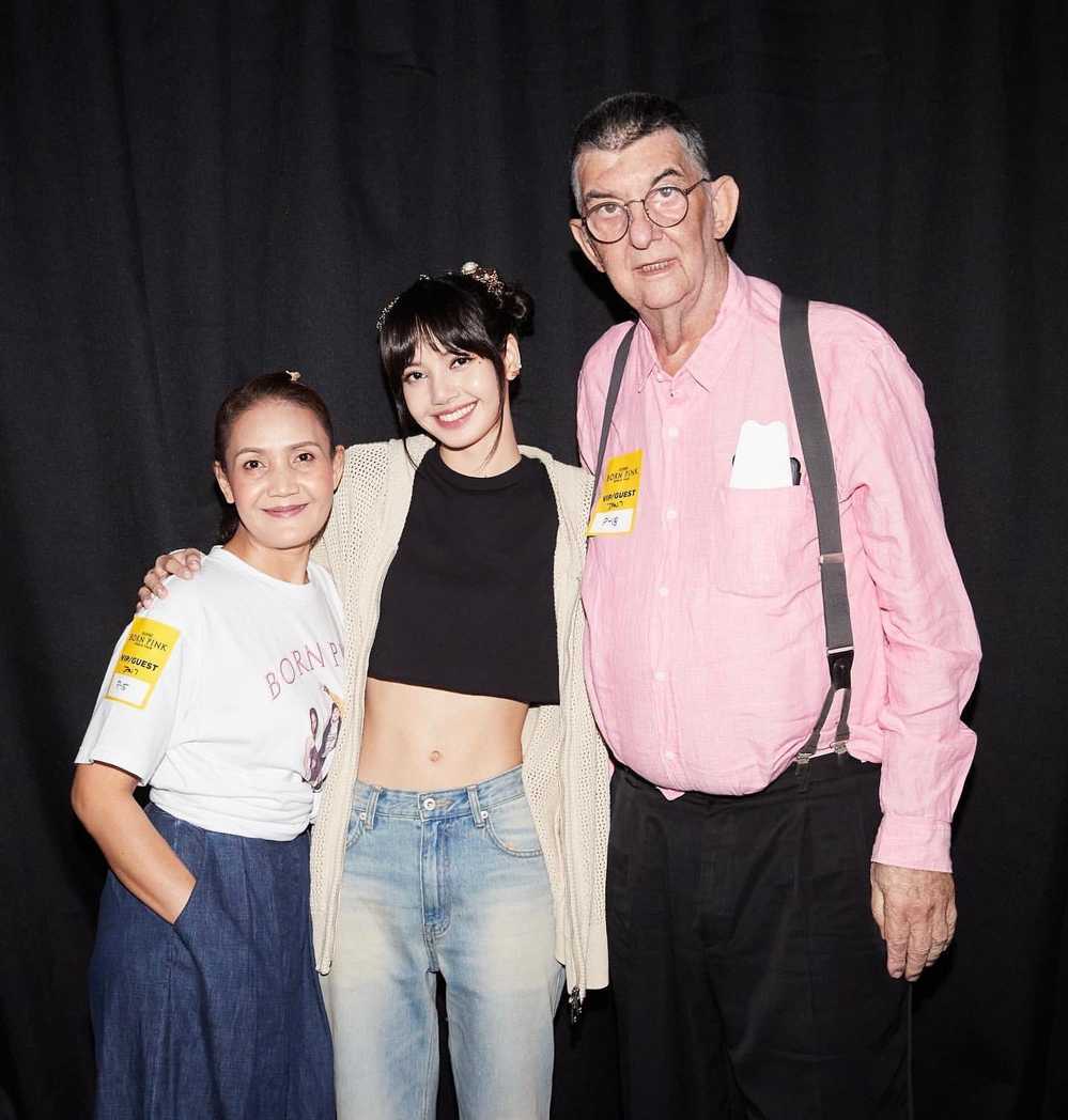 lisa with parents