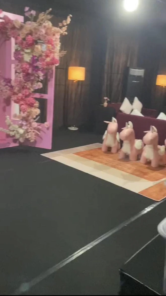 blackpink room