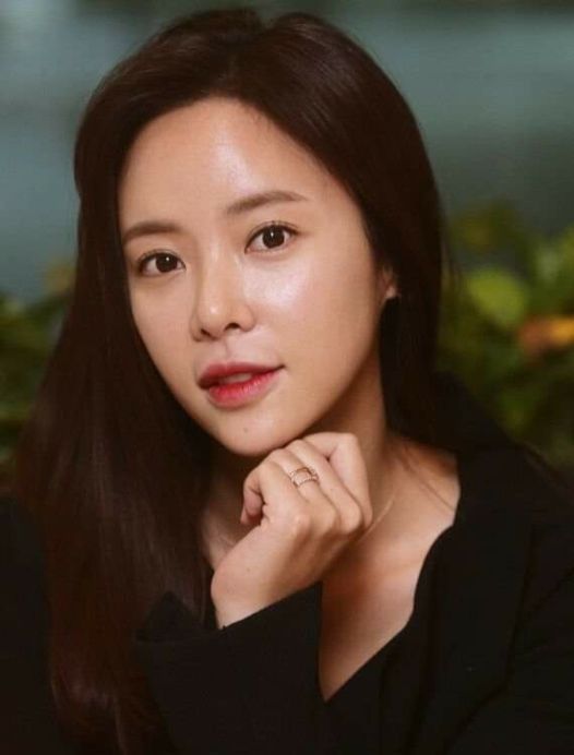 hwang jung eum